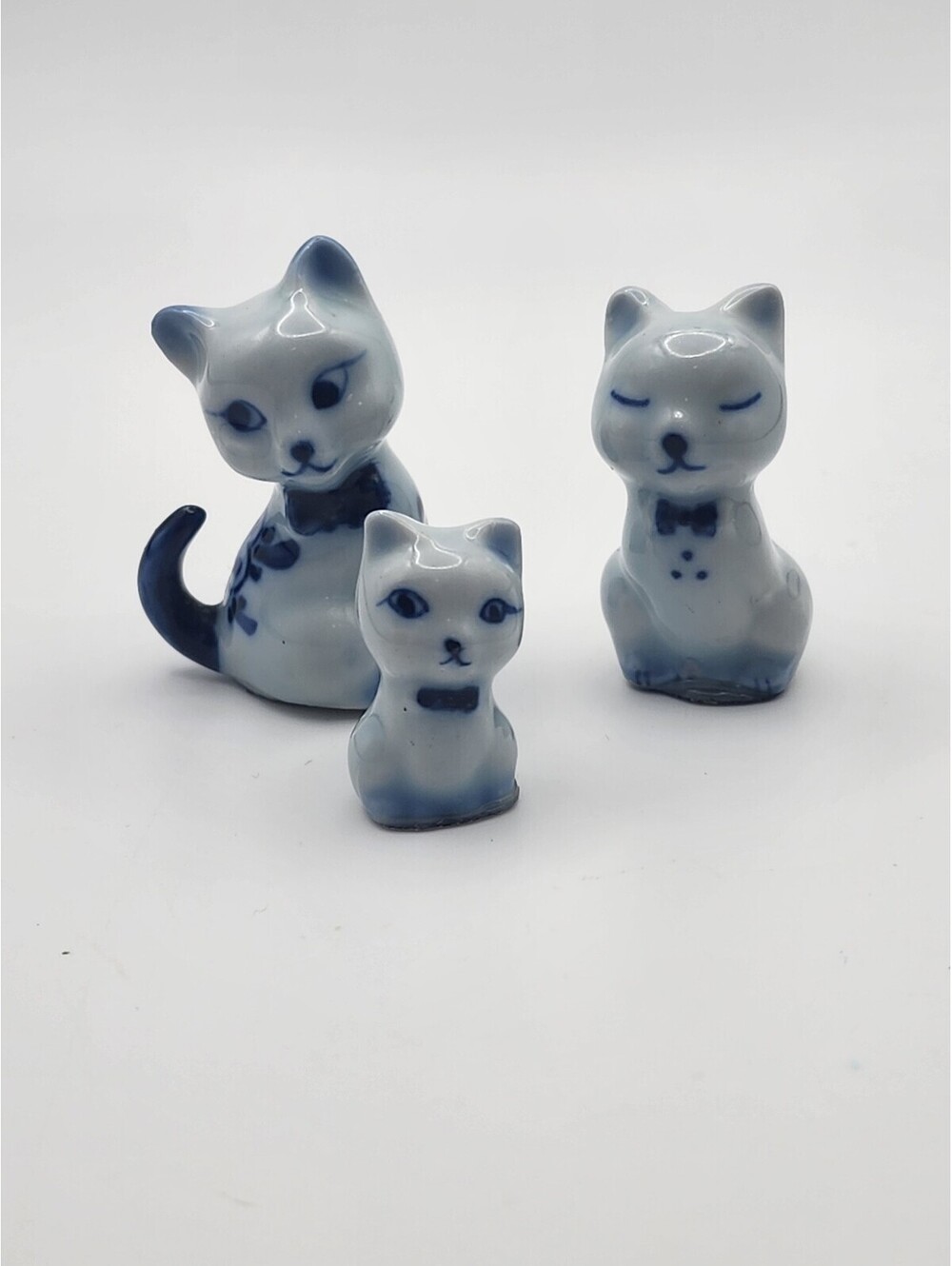Vintage Set of 3 Blue and White Porcelain Cat Figurines